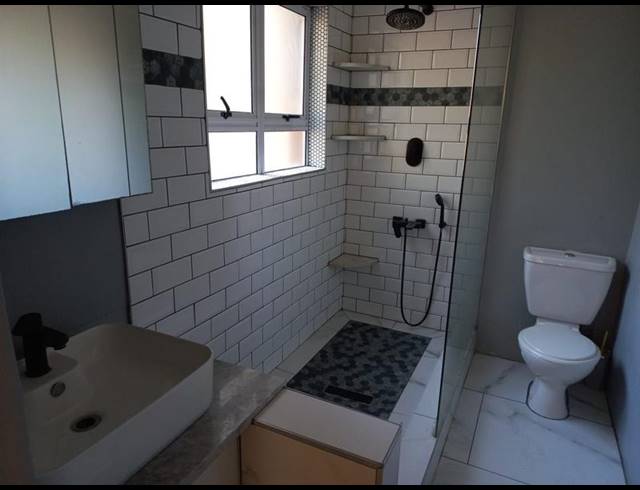 2 BEDROOM APARTMENT FOR SALE IN GLENWOOD